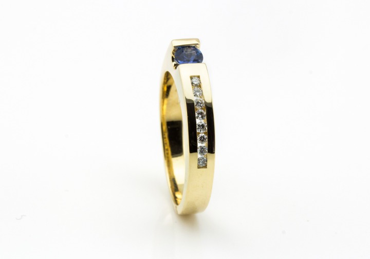 14K Yogo & Diamond Ring