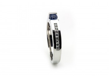 14K Yogo & Diamond Ring 14K Yogo & Diamond Ring