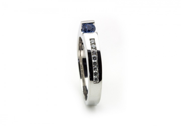14K Yogo & Diamond Ring
