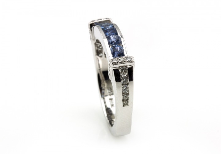 14K Yogo & Diamond Ring