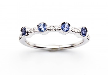 14K Yogo Sapphire & Diamond Ring 14K Yogo Sapphire & Diamond Ring