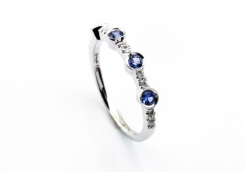 14K Yogo Sapphire & Diamond Ring 14K Yogo Sapphire & Diamond Ring