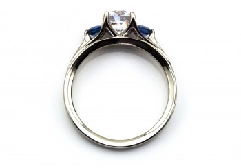 14K Semi-Mount Yogo Sapphire Ring 14K Semi-Mount Yogo Sapphire Ring