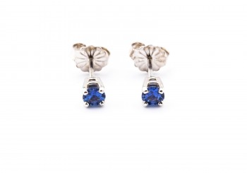 14K Yogo Sapphire Studs