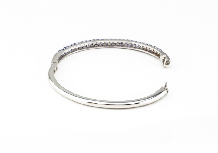 14K Yogo Sapphire & Diamond Hinged Bangle
