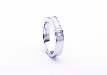 18K Diamond Band 18K Diamond Band