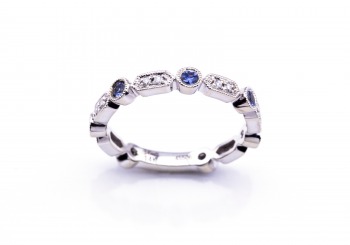 14K Yogo Sapphire & Diamond Ring