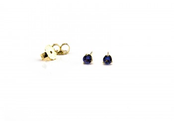 14K Yogo Sapphire Studs