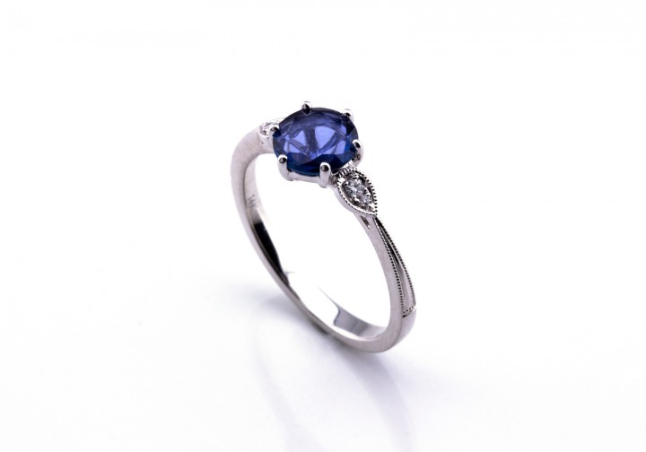 14K Yogo Sapphire Ring