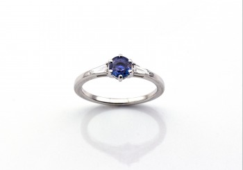 14K Yogo Sapphire & Diamond Ring