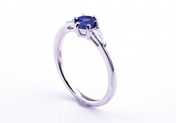 14K Yogo Sapphire & Diamond Ring 14K Yogo Sapphire & Diamond Ring