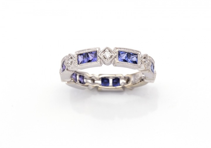 14K Yogo Sapphire & Diamond Ring
