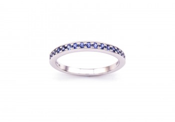 14K Yogo Sapphire Wedding Band