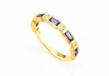 18K Yogo Sapphire & Diamond Ring 18K Yogo Sapphire & Diamond Ring