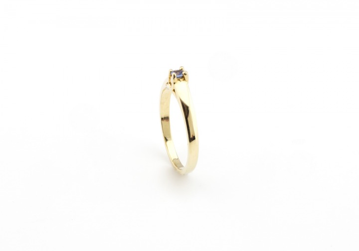 14k Yogo Sapphire Ring 