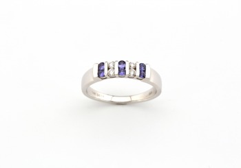 14k Yogo Sapphire and Diamond Ring