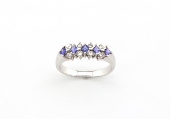 14k Yogo Sapphire and Diamond Ring