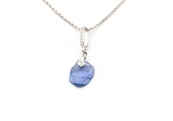 14k Tumbled Yogo Sapphire Pendant