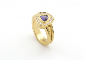 18k Yogo Sapphire and Diamond Ring 18k Yogo Sapphire and Diamond Ring