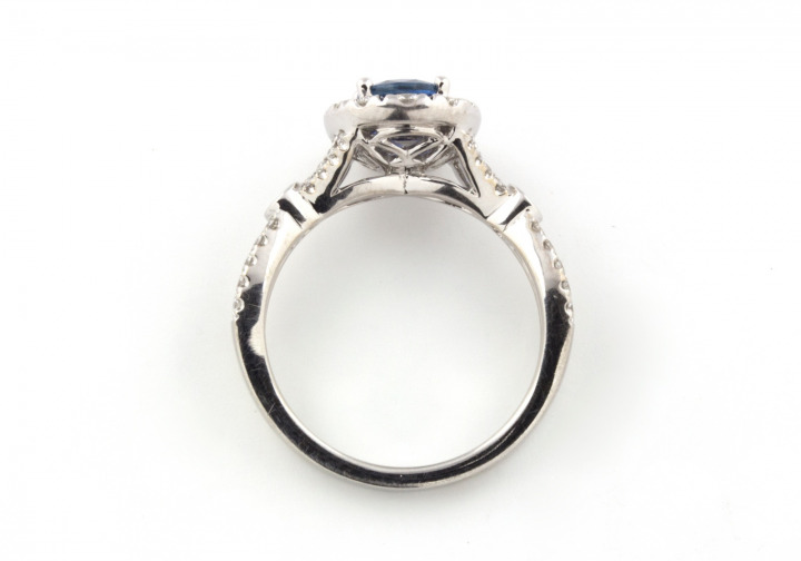 14k Yogo Sapphire and Diamond Ring 