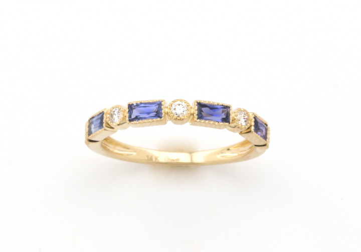 14K Yogo Sapphire & Diamond Ring