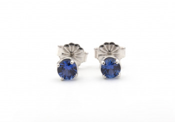 14K Yogo Sapphire Studs