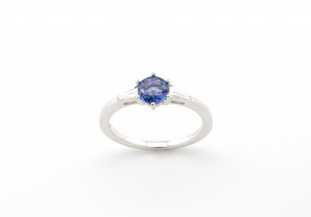 14k Yogo Sapphire Ring