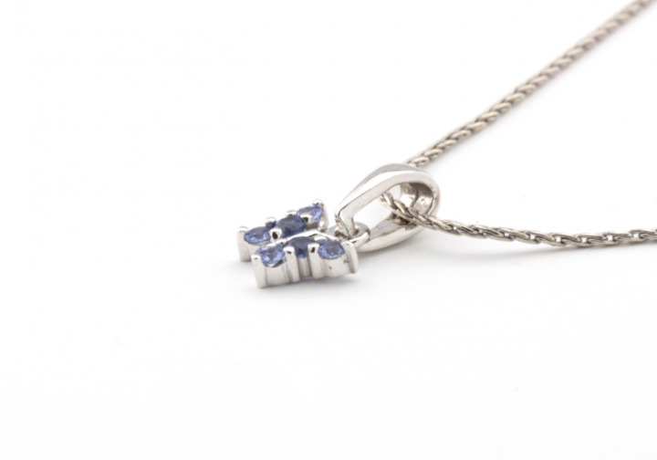 14K Yogo Sapphire Pendant