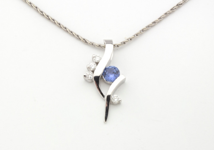 Yogo Sapphire & Diamond Pendant