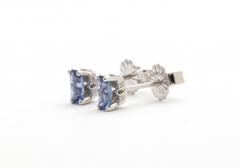 14k Yogo Sapphire Studs 14k Yogo Sapphire Studs