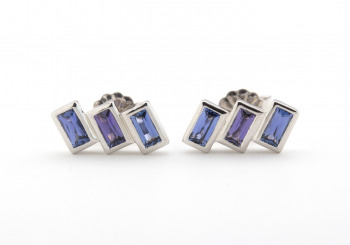 14k Yogo Sapphire Studs