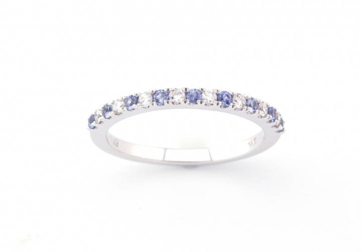14K Yogo Sapphire & Diamond Ring