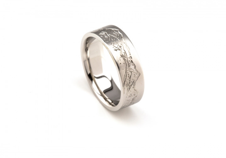 14K Hand-Engraved Men's Band