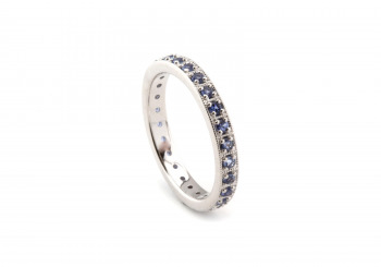 14k Yogo Sapphire Band