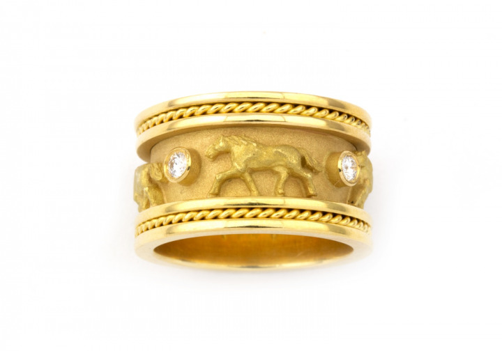 18k Vintage Engraved Ring