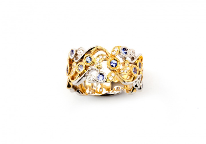 14k Two-Tone Antique Filigree Yogo Sapphire Ring