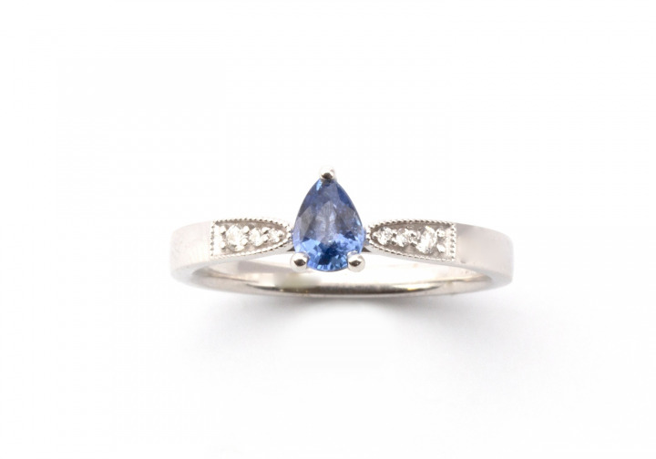 14k Contemporary Yogo Sapphire Ring