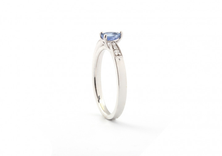 14k Contemporary Yogo Sapphire Ring