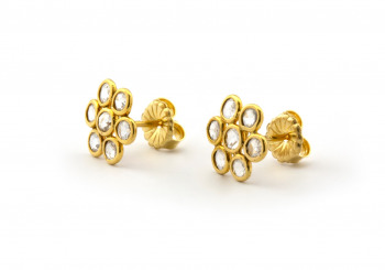 18k Diamond Cluster Earrings 18k Diamond Cluster Earrings