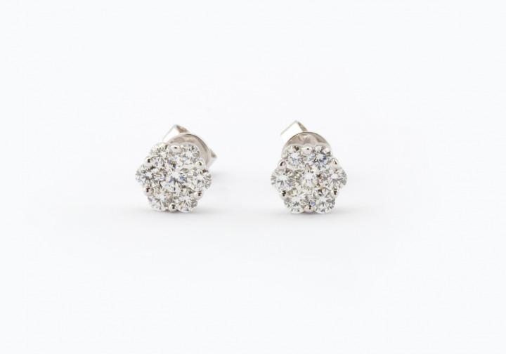 18k Diamond Cluster Stud Earrings