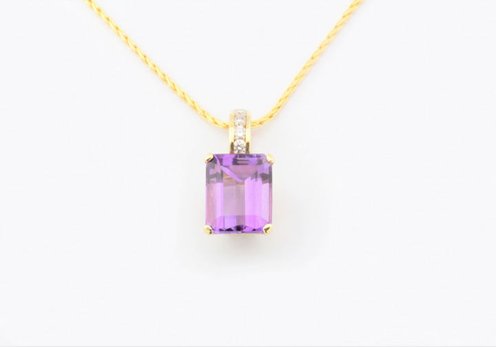 14k Amethyst Drop Pendant