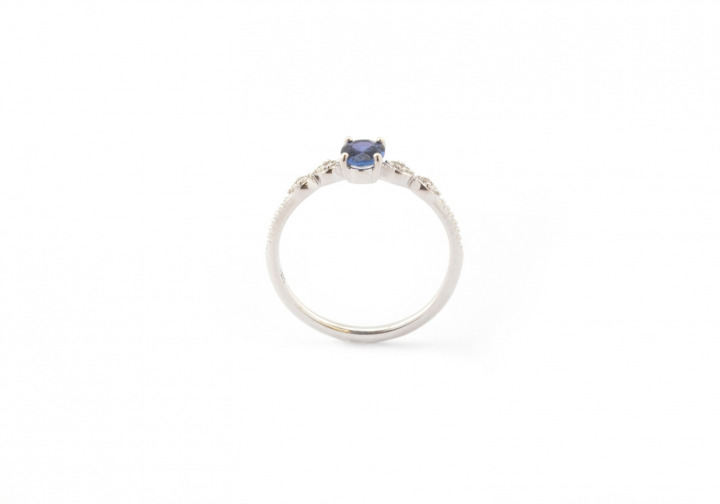 18k Yogo Sapphire Ring