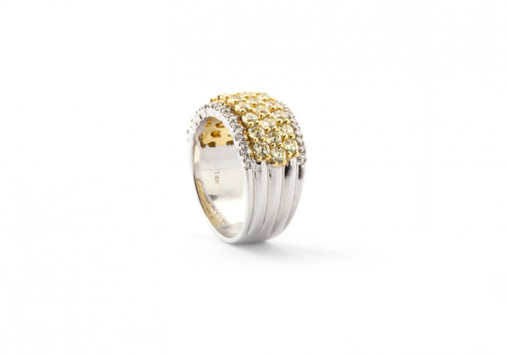 18k White Gold Diamond Ring