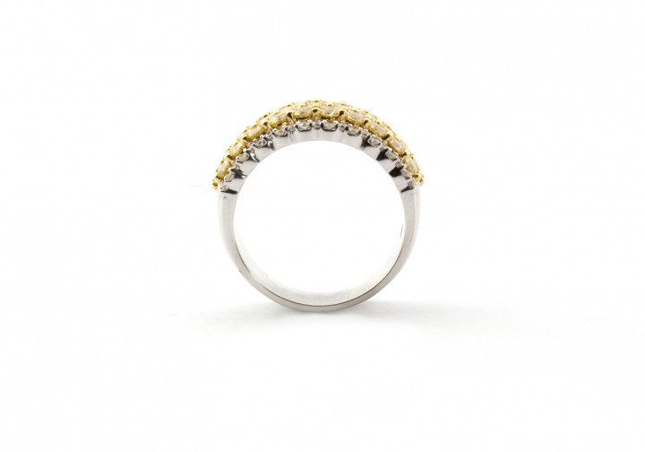18k White Gold Diamond Ring