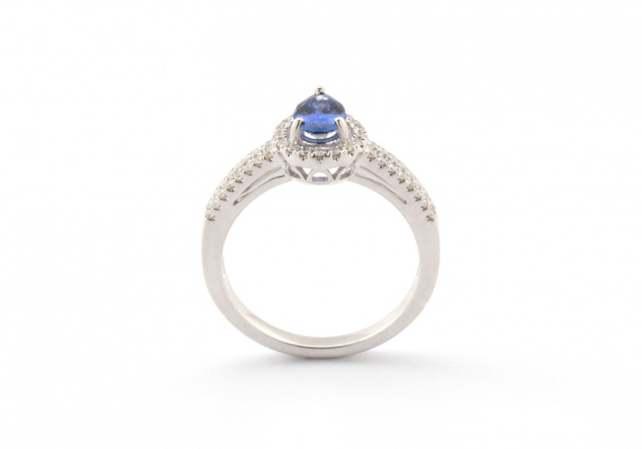 18k Yogo Sapphire Ring