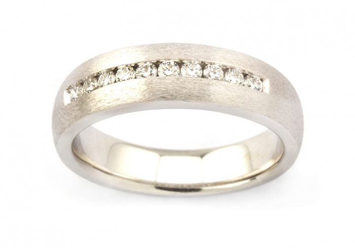 14k Diamond Wedding Band