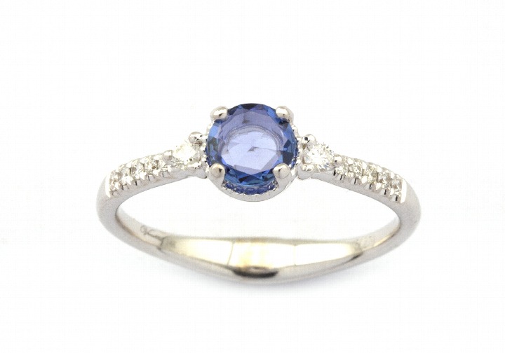14k Yogo Sapphire Ring