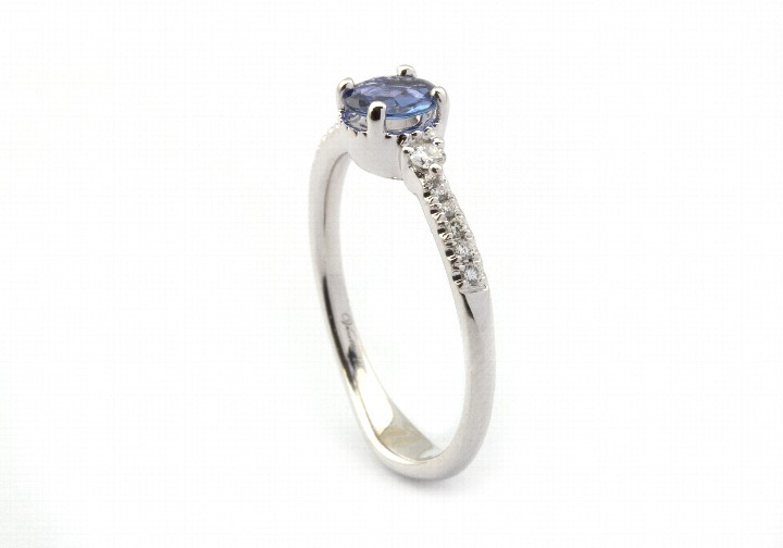 14k Yogo Sapphire Ring