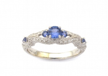14k Yogo Sapphire Ring