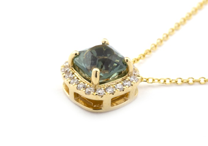 14k Yogo Sapphire Pendant